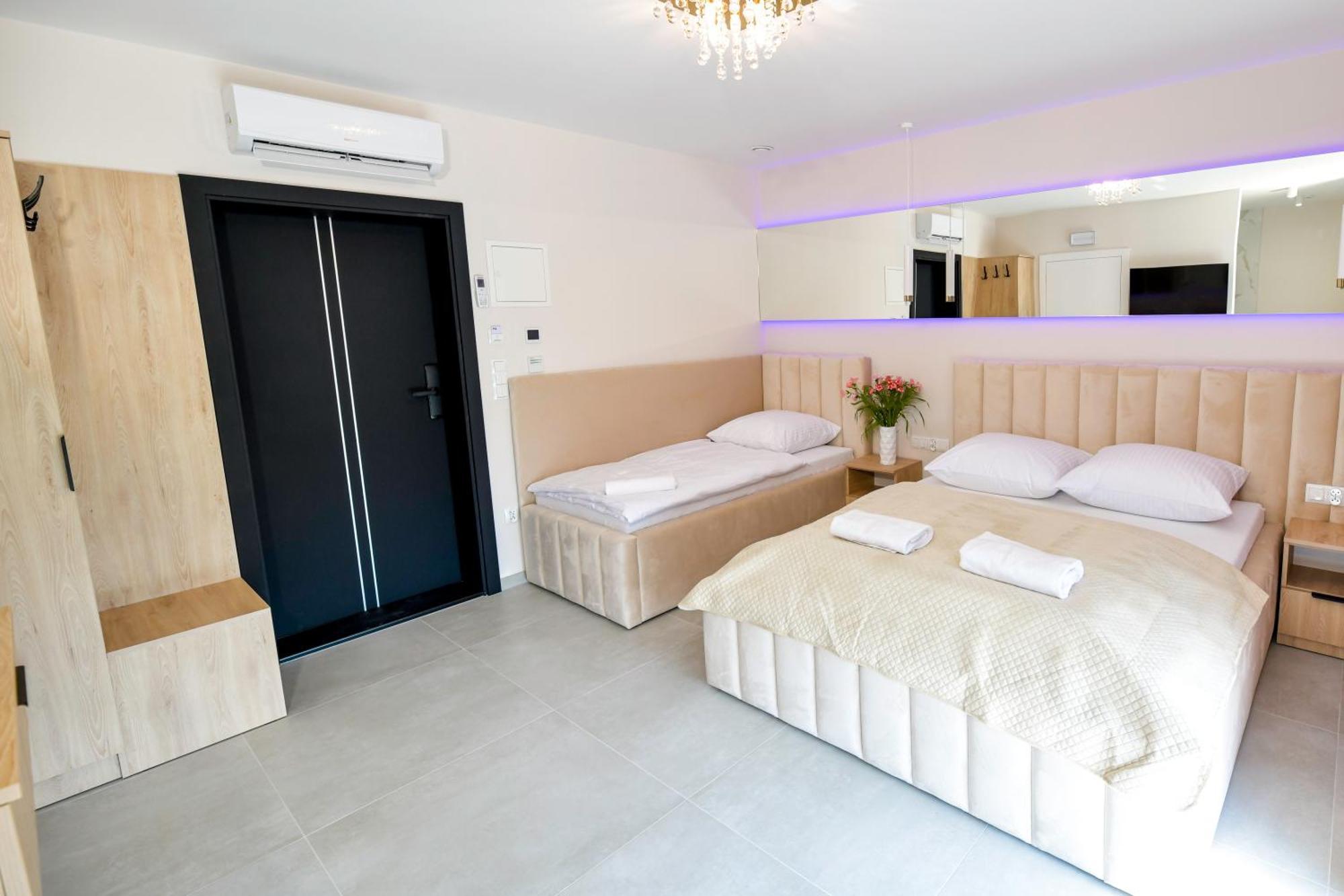 Sloneczne Wzgorze Zator Apartment Exterior photo